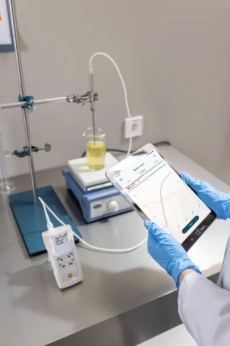 Testo 110 Food - Universal temperature measuring instrument with App connection