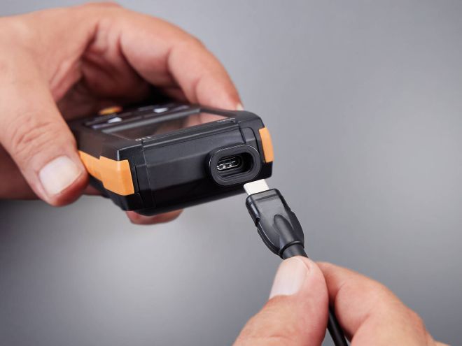 testo 110 - NTC and Pt100 temperature measuring instrument with App connection