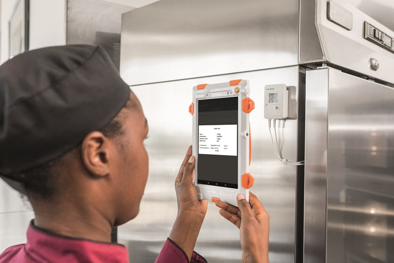 Testo Saveris Food Solution: Transparency, Secure Compliance, and Increased Efficiency.