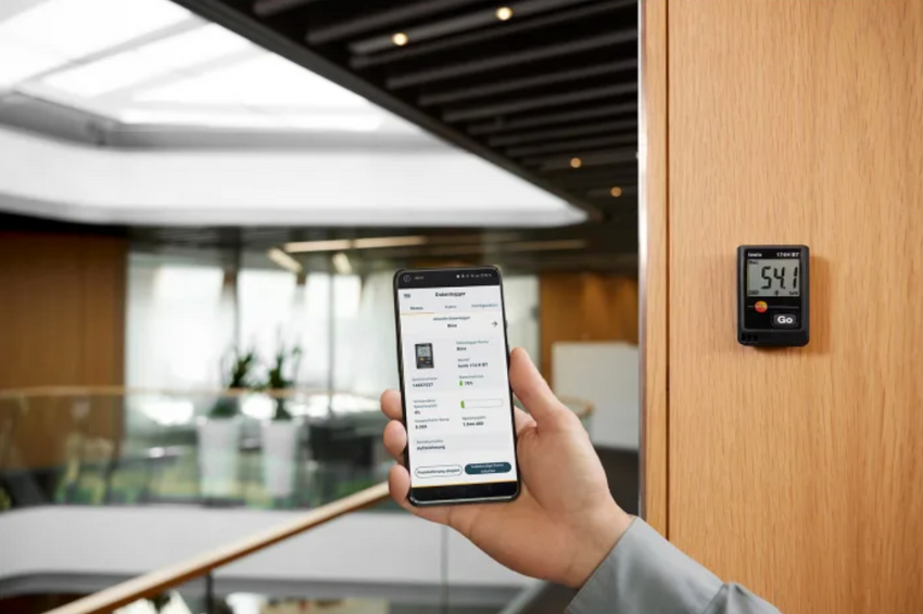 testo 174H BT - Mini data logger for temperature and humidity with Bluetooth® and app connection